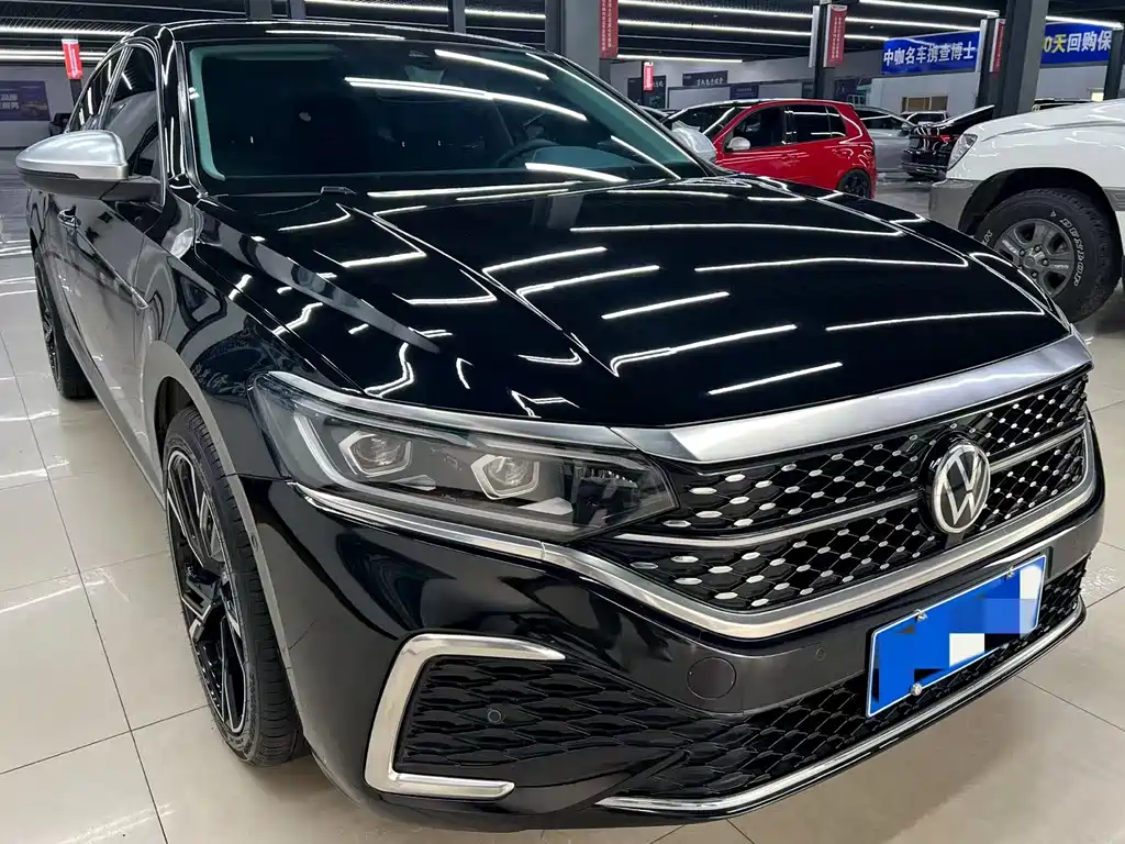 Volkswagen Passat 2022 330TSI Luxury