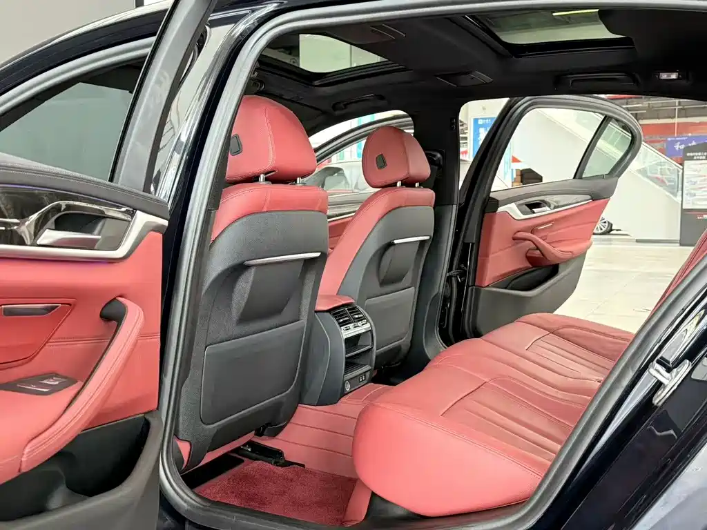 BMW 5 Series — миниатюра 8
