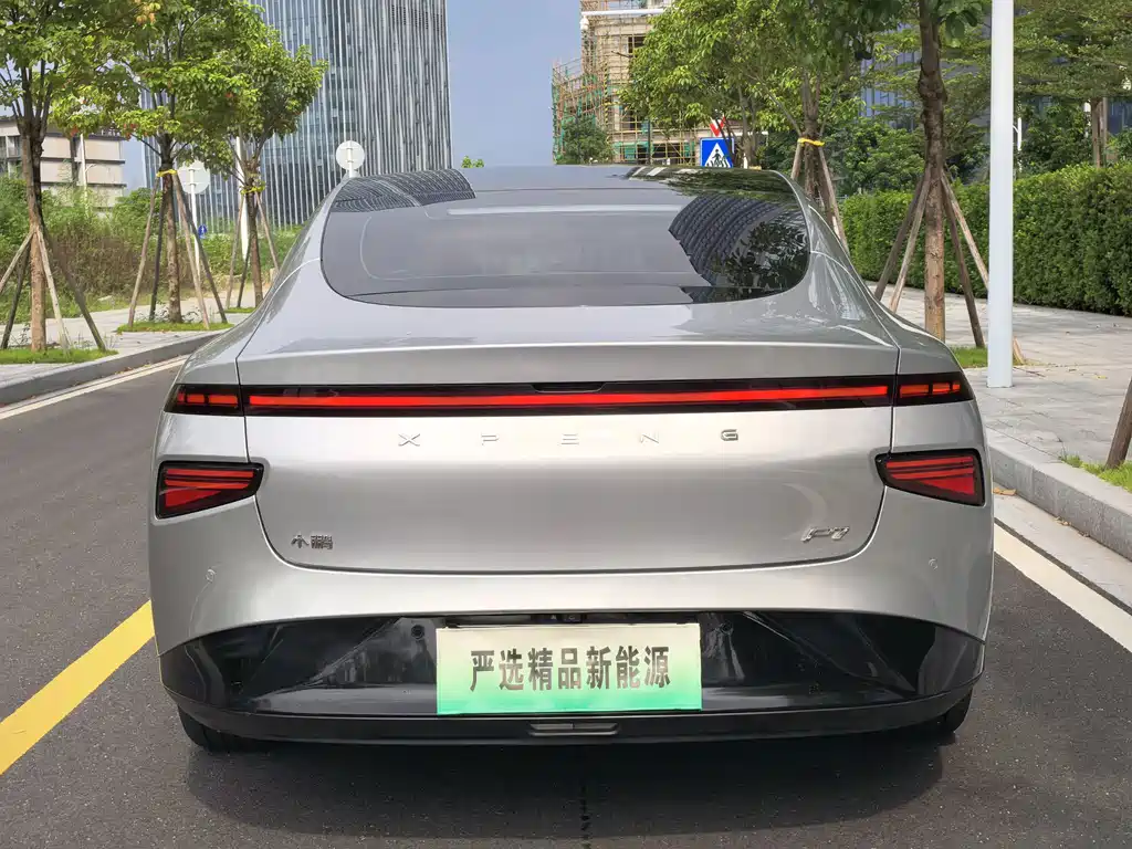 XPeng P7 — миниатюра 4