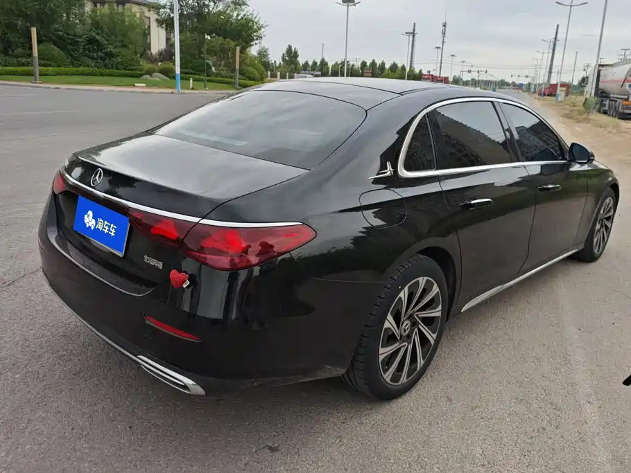 Mercedes-Benz E-Class — миниатюра 3