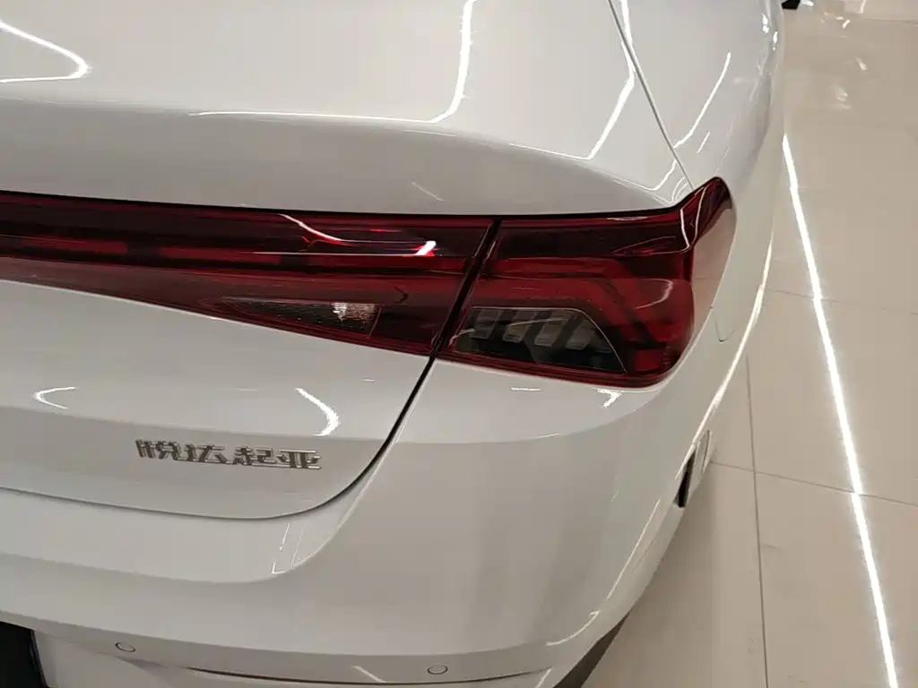 Kia K5 — миниатюра 8