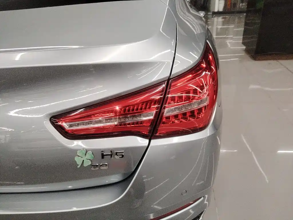 Hongqi H5 2018 30TD