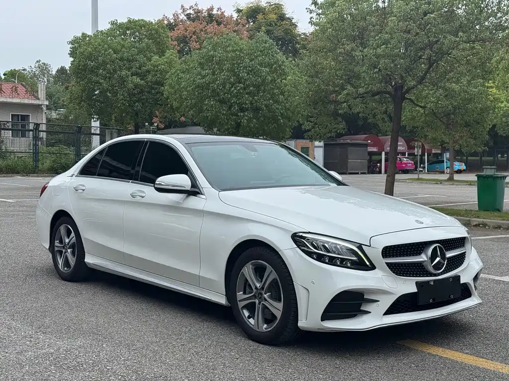 Mercedes-Benz C-Class — миниатюра 3