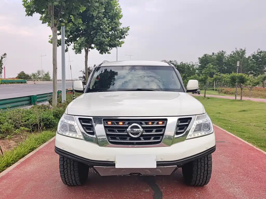 Nissan Patrol 2017 5.6L Standard Type