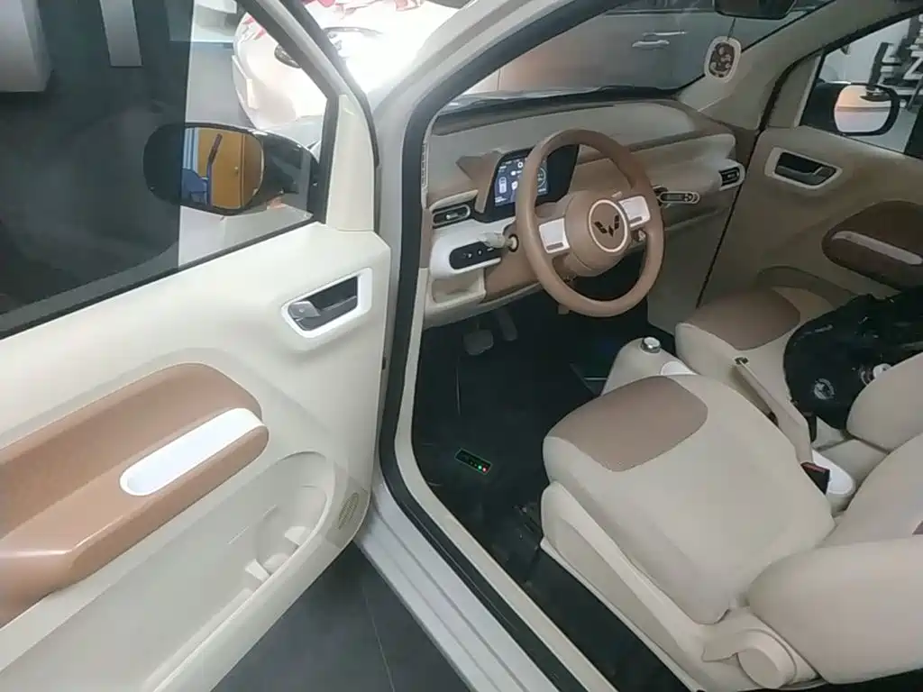 Wuling MINIEV — миниатюра 16