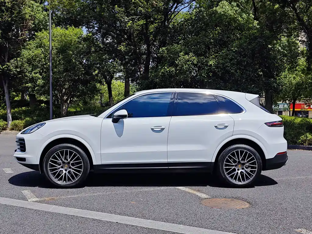 Porsche Cayenne — миниатюра 4