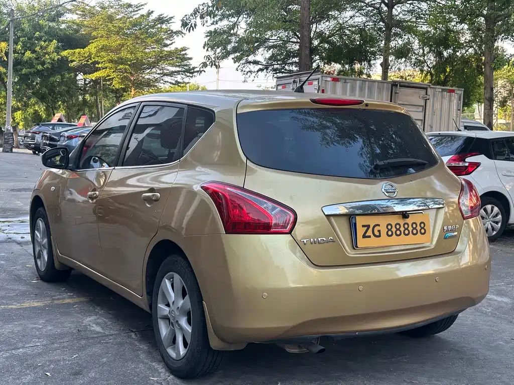 Nissan Tiida — миниатюра 6