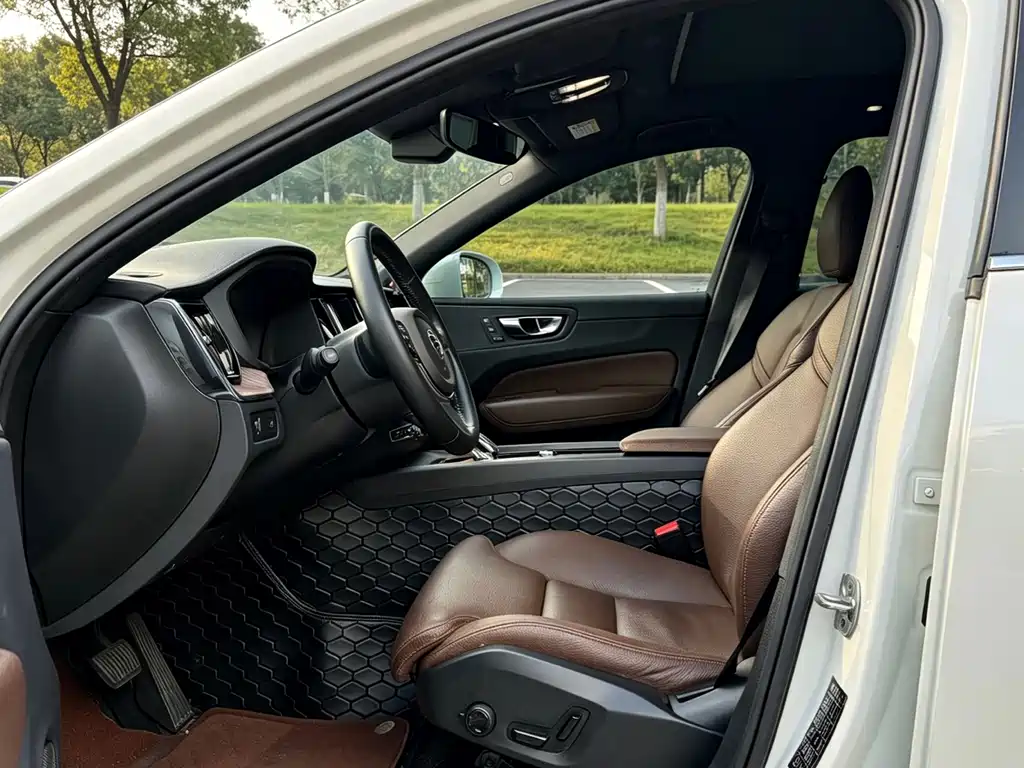 Volvo XC60 — миниатюра 7