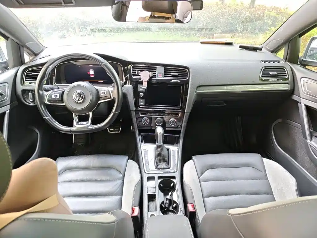 Volkswagen Golf — миниатюра 10
