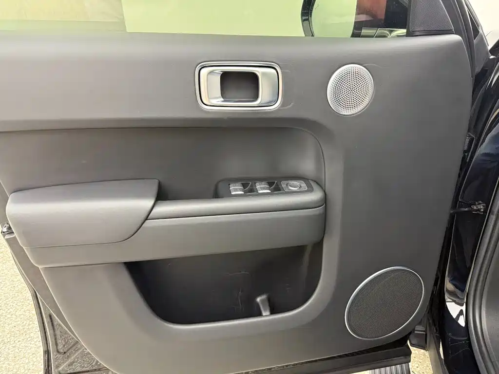 Li Auto Li L8 — миниатюра 16