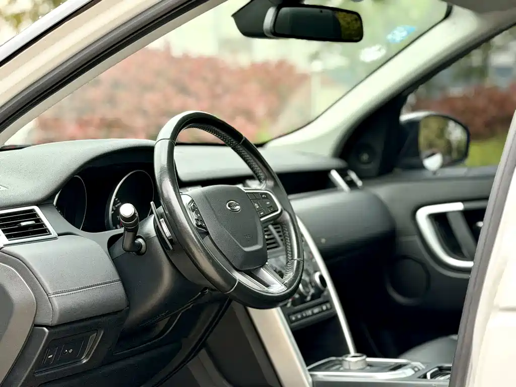 Land Rover Discovery Sport — миниатюра 9
