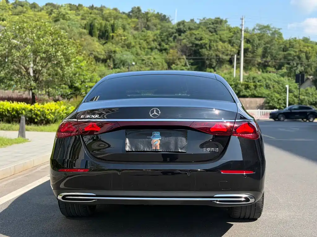 Mercedes-Benz E-Class — миниатюра 12