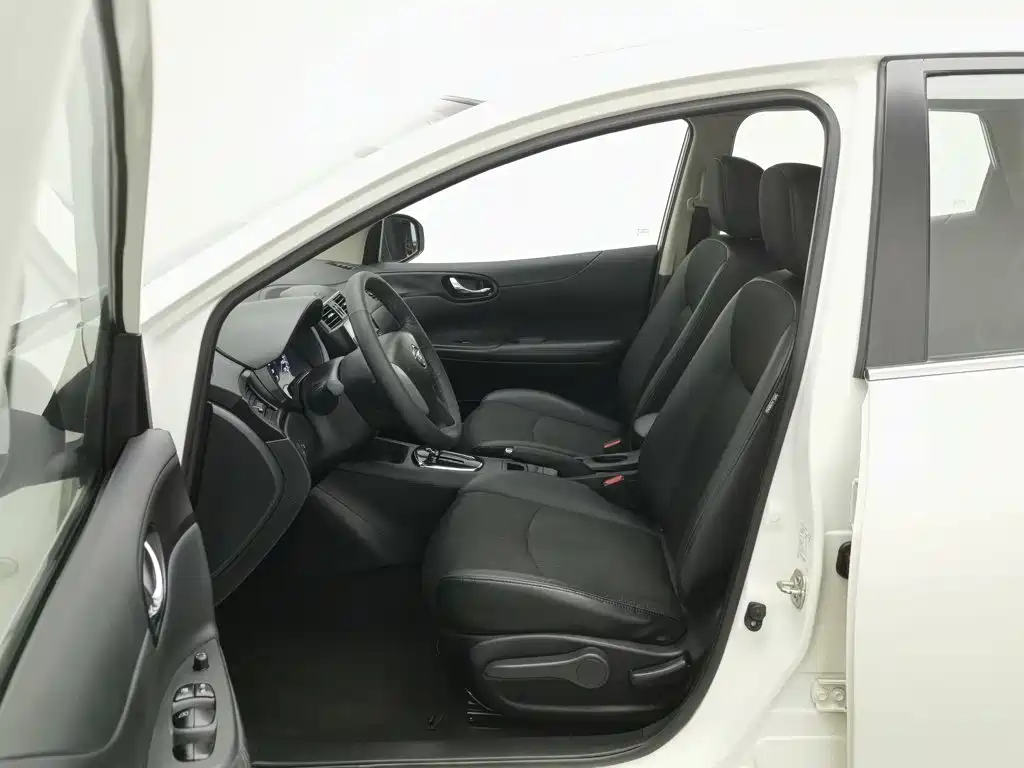 Nissan Tiida — миниатюра 10