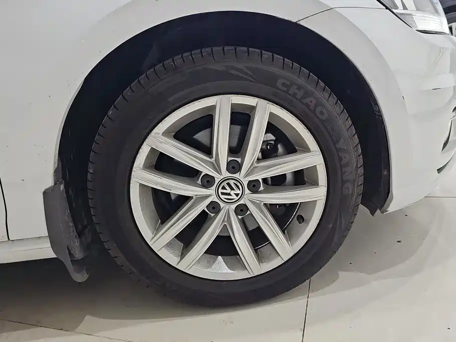 Volkswagen Golf — миниатюра 6