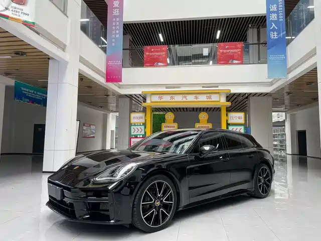 PORSCHE PANAMERA 2023