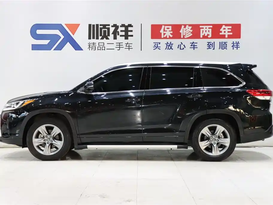 Toyota Highlander 2021 2.0T Luxury 7 мест