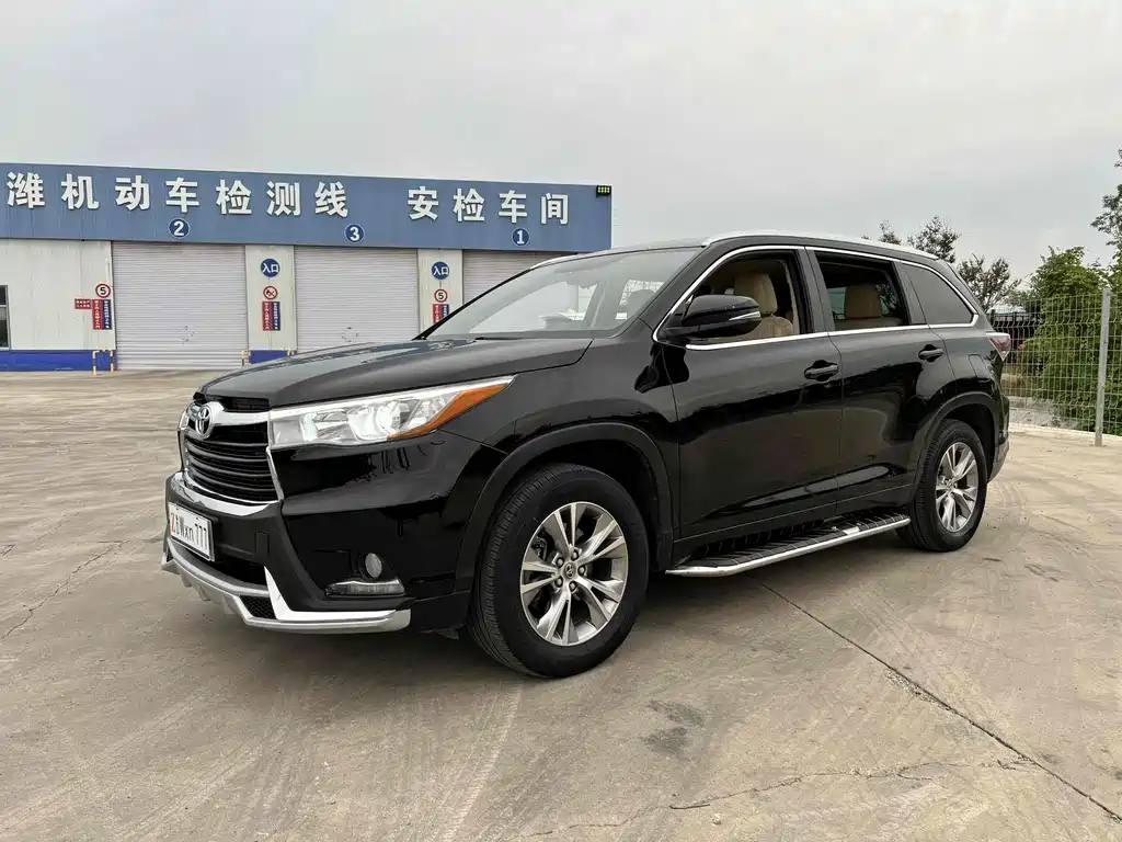 TOYOTA HIGHLANDER