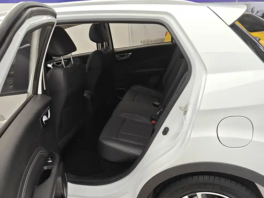 Geely Vision X3 — миниатюра 11