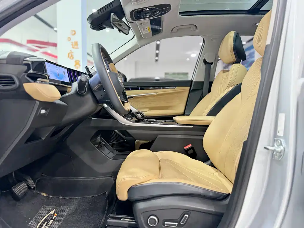 Geely Boyue L - фото 4