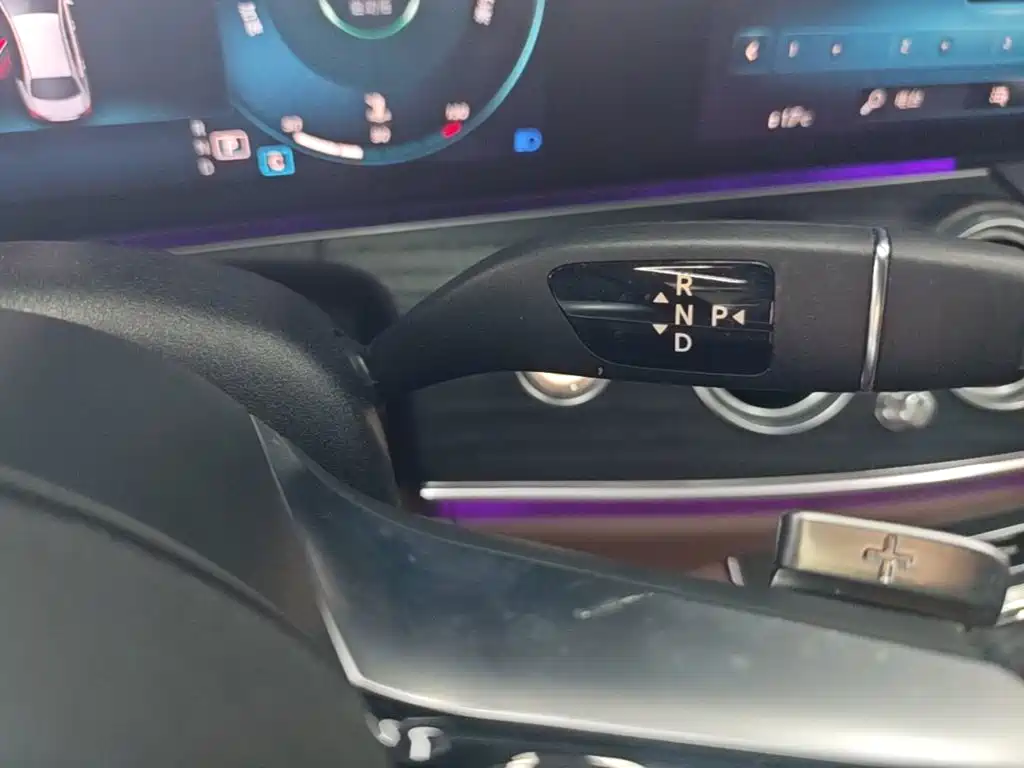 Mercedes-Benz E-Class — миниатюра 14