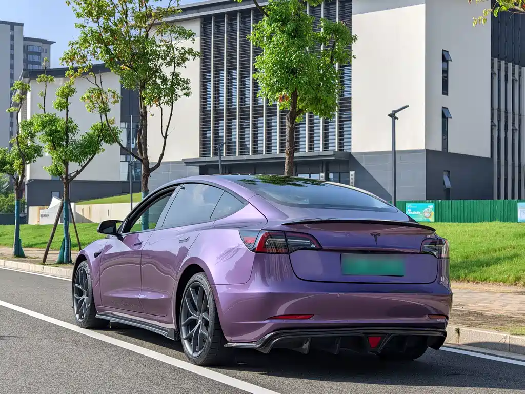 Tesla Model 3 — миниатюра 5
