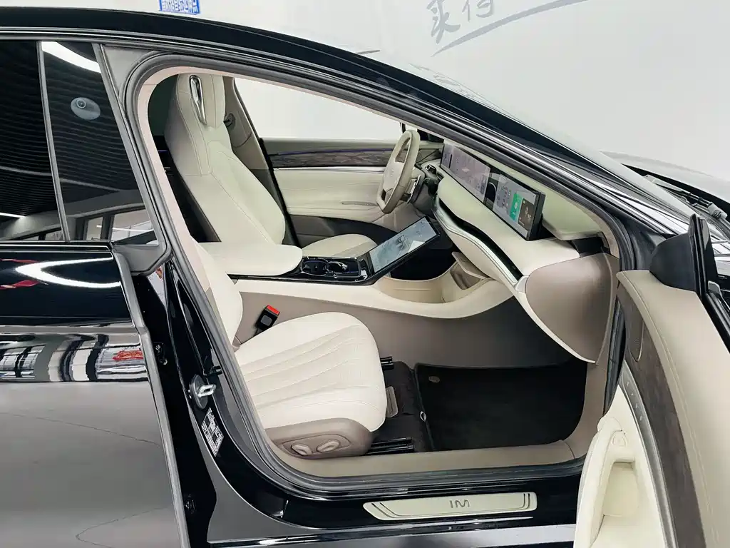 ZHIJI AUTOMOBILE ZHIJI L7