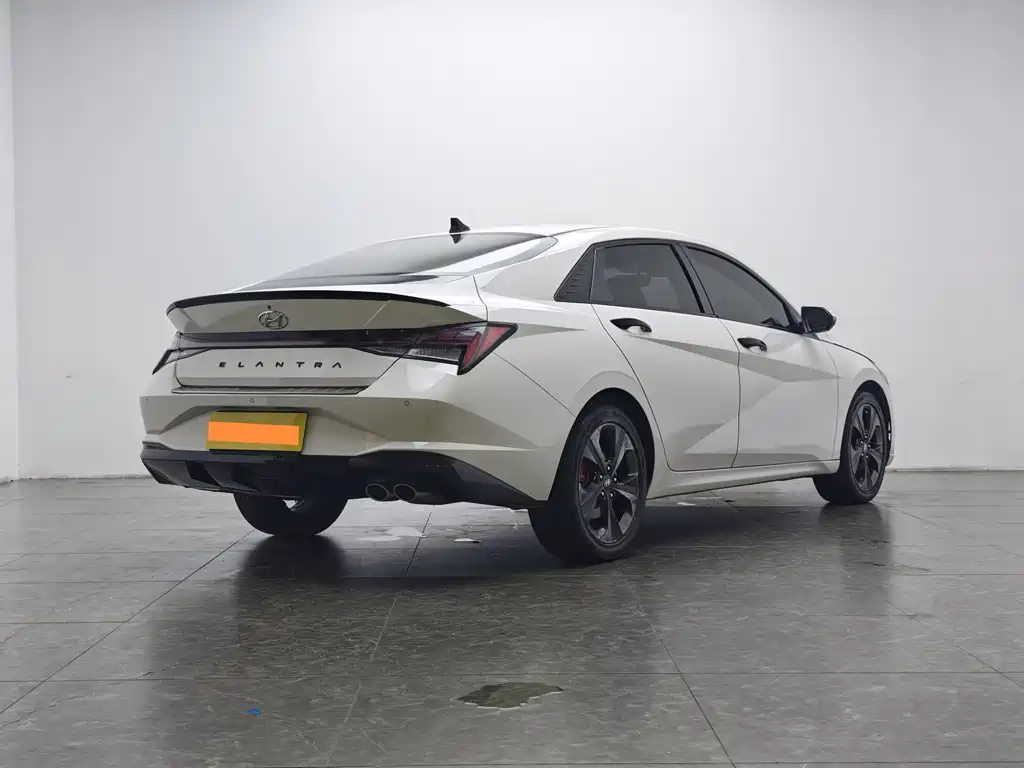 Hyundai Elantra — миниатюра 3