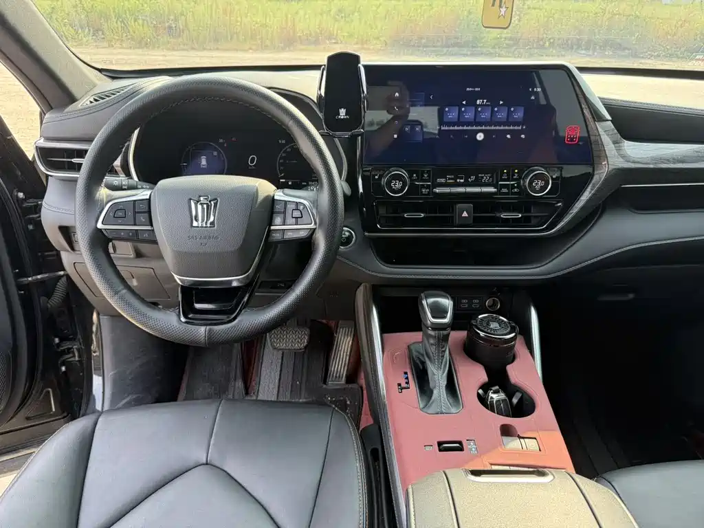 Toyota Crown Kluger — миниатюра 7