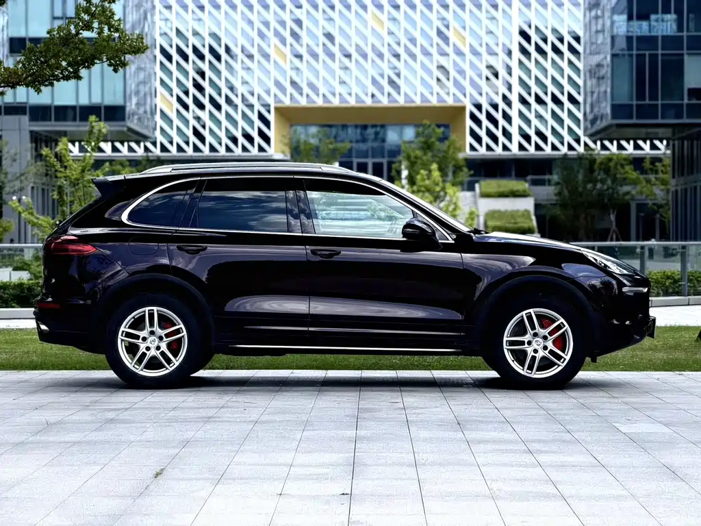 Porsche Cayenne — миниатюра 3