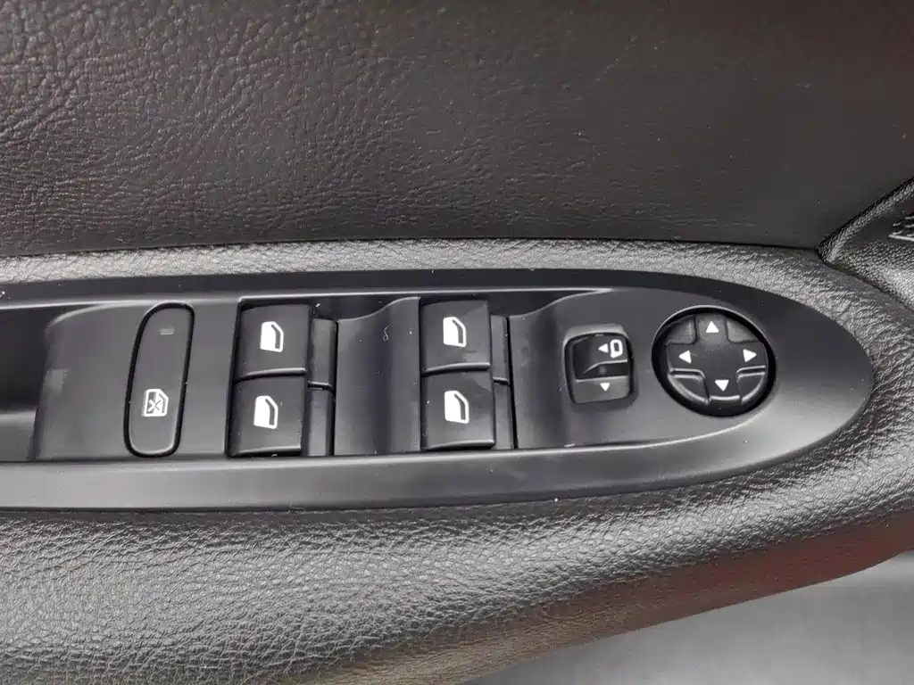 Citroen C4L — миниатюра 9