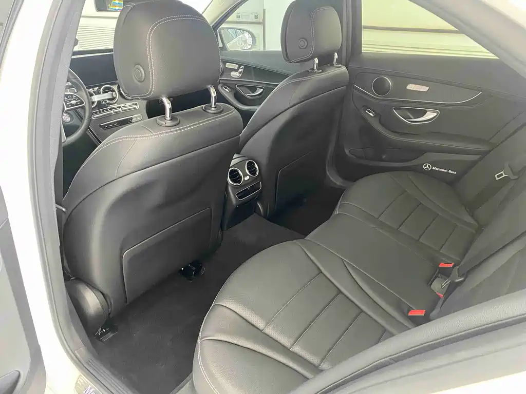 Mercedes-Benz C-Class — миниатюра 12