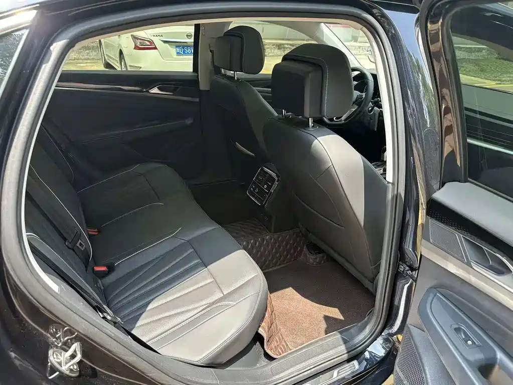 Volkswagen Passat — миниатюра 8