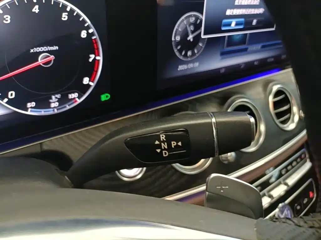Mercedes-Benz E-Class — миниатюра 14