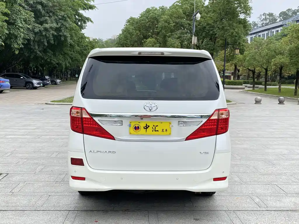 Toyota Alphard 2011 3.5L Luxury