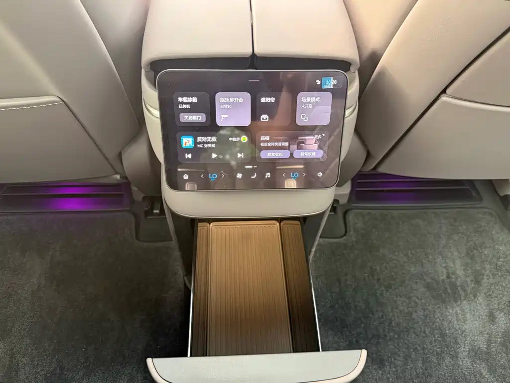 NIO ES8 2026 мест Executive Luxury