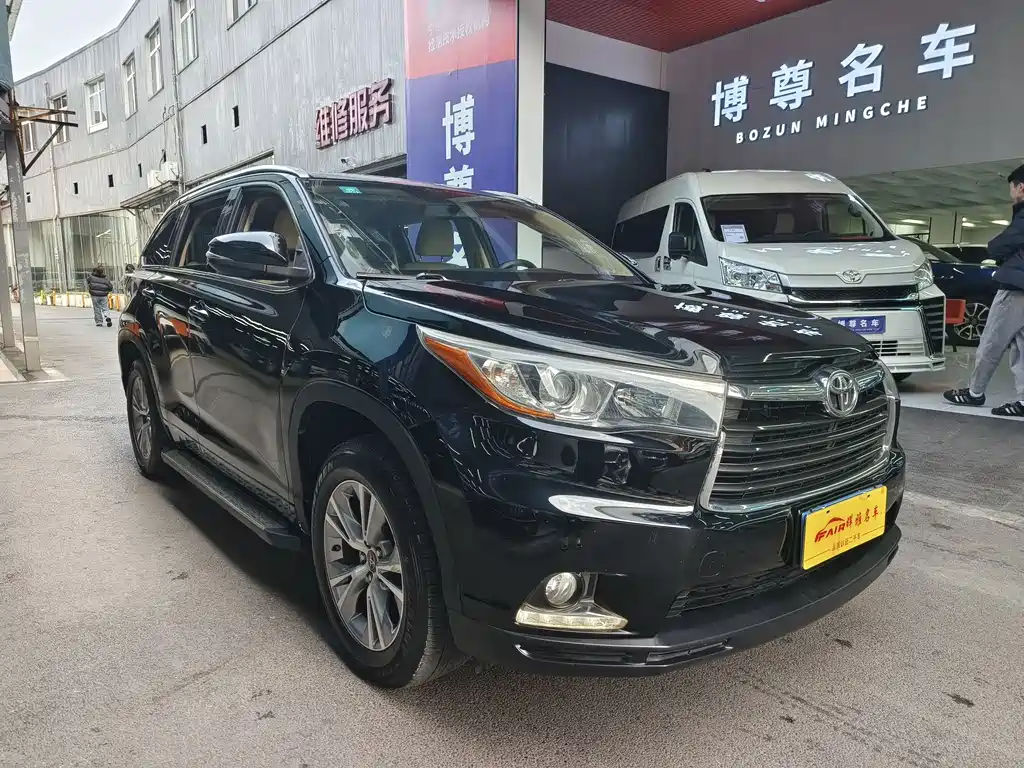 TOYOTA HIGHLANDER