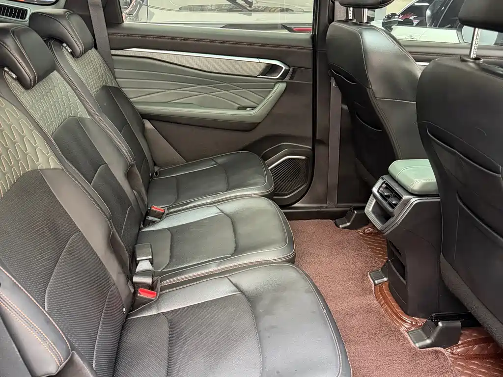 Geely Haoyue L — миниатюра 8