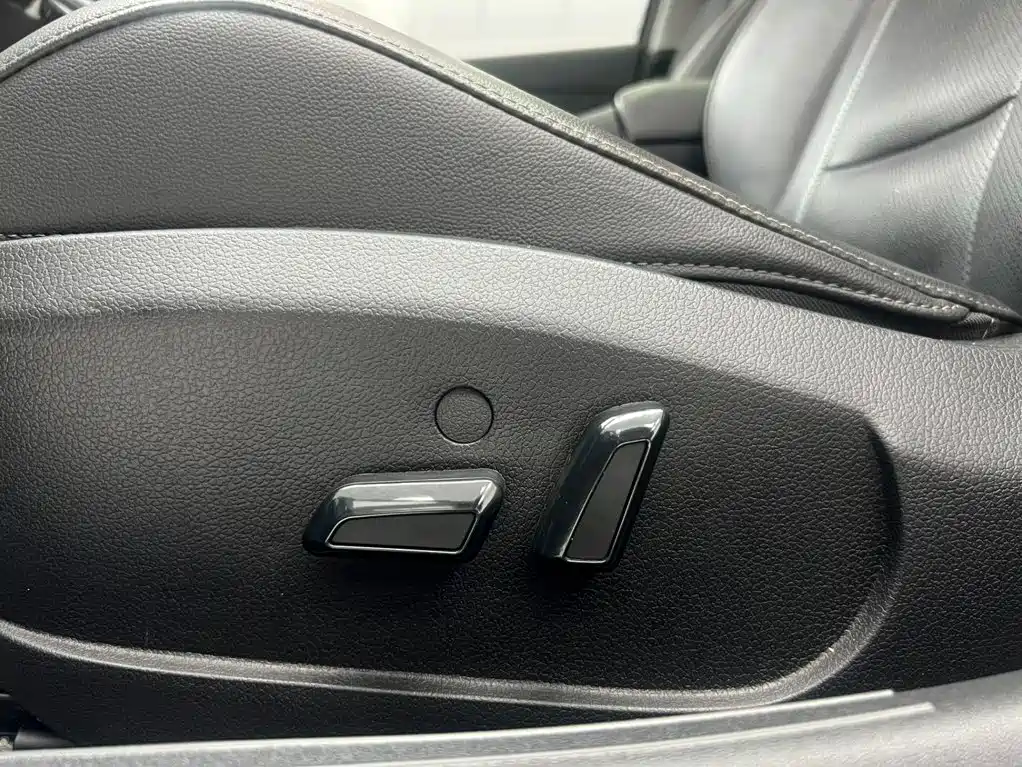 Hyundai Elantra — миниатюра 14