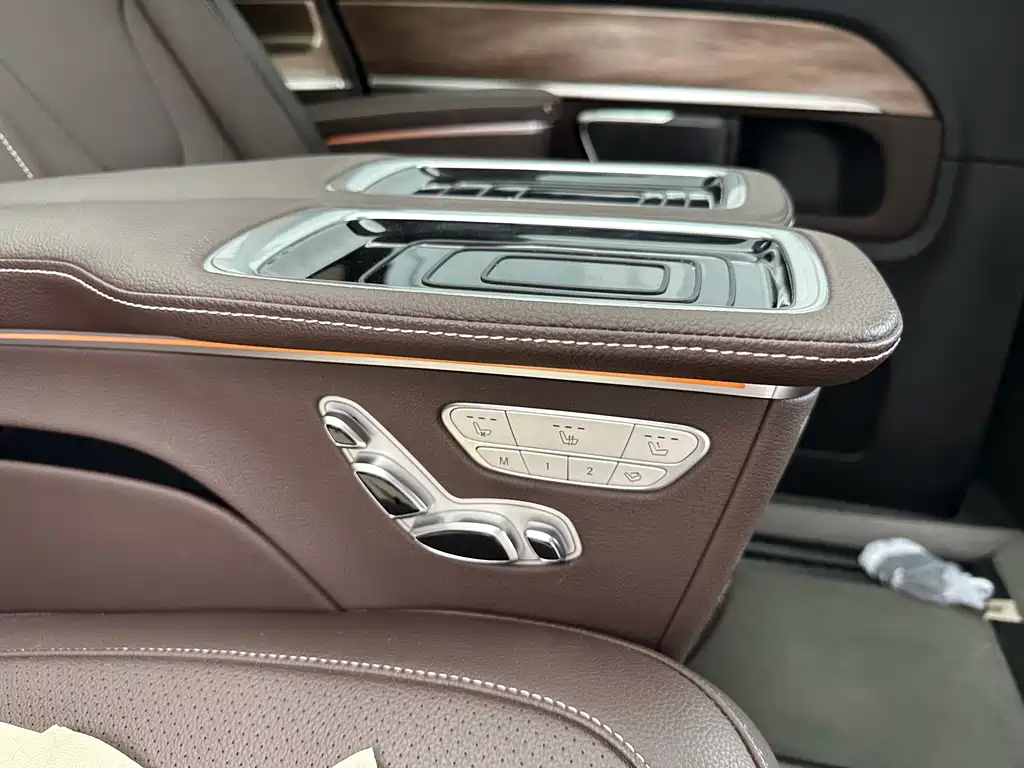 Mercedes-Benz V-Class — миниатюра 20