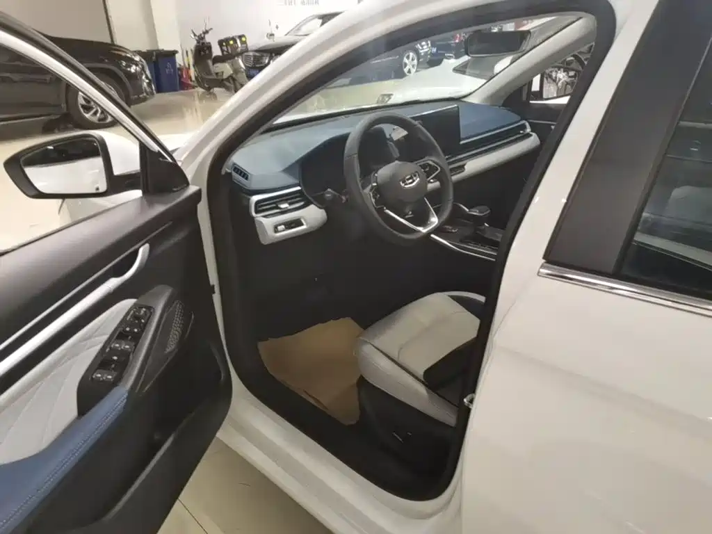 Geely Emgrand — миниатюра 15