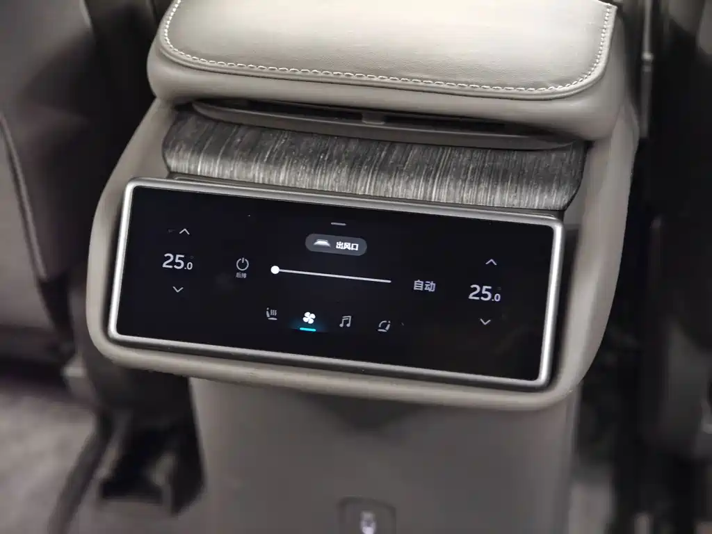 NIO ET7 — миниатюра 13