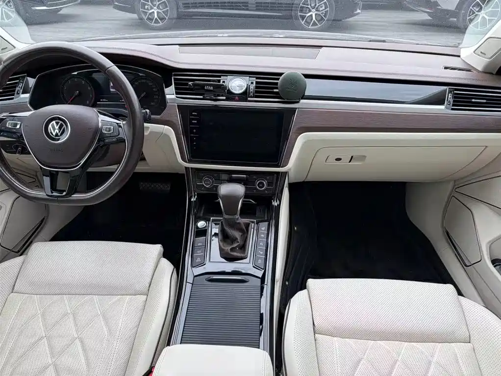 Volkswagen Phideon 2021 380TSI Luxury