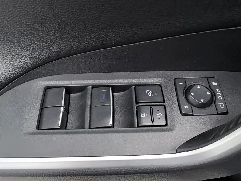 Toyota Wildlander 2022 2.5L E-CVT Luxury PLUS