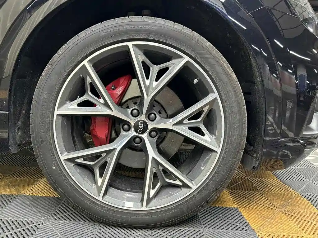 Audi Q8 — миниатюра 14