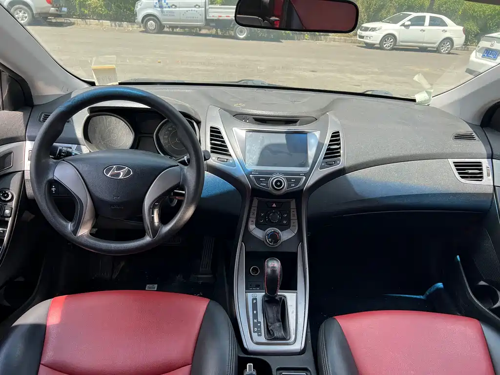 Hyundai Elantra Langdong — миниатюра 6