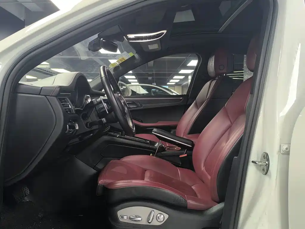 Porsche Macan — миниатюра 5