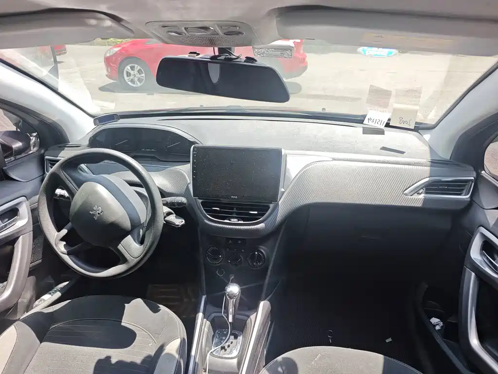 Peugeot 2008 — миниатюра 6
