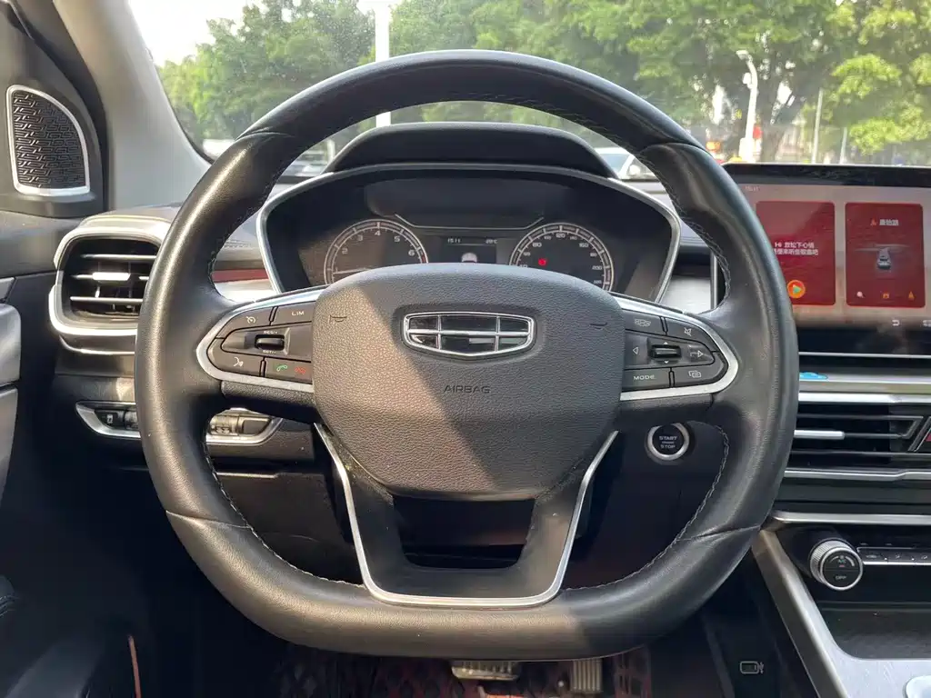 Geely Binyue — миниатюра 16
