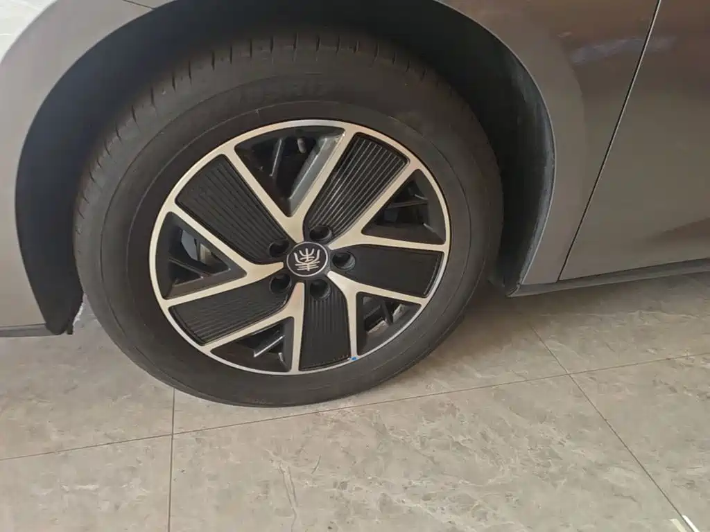 BYD Qin L — миниатюра 23