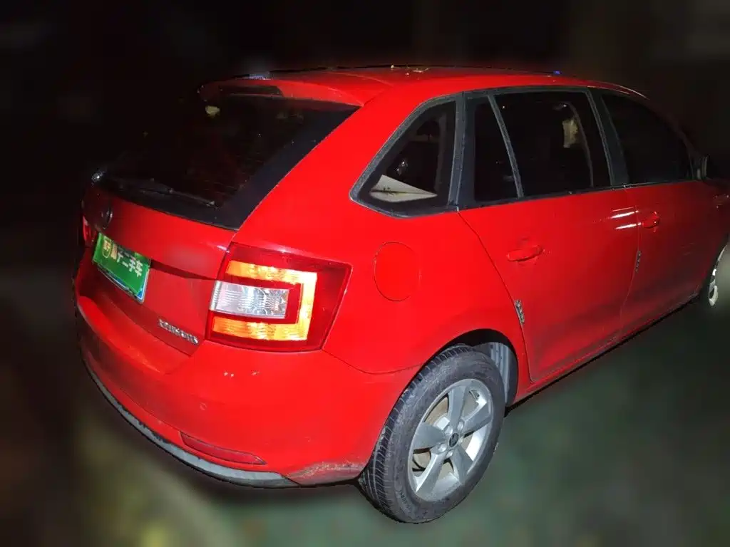 Skoda Rapid Spaceback — миниатюра 5